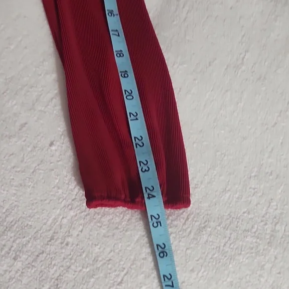 VICI WOMEN'S DREES SIZE SMALL.  COLOR RED - VINE. - Picture 8 of 9